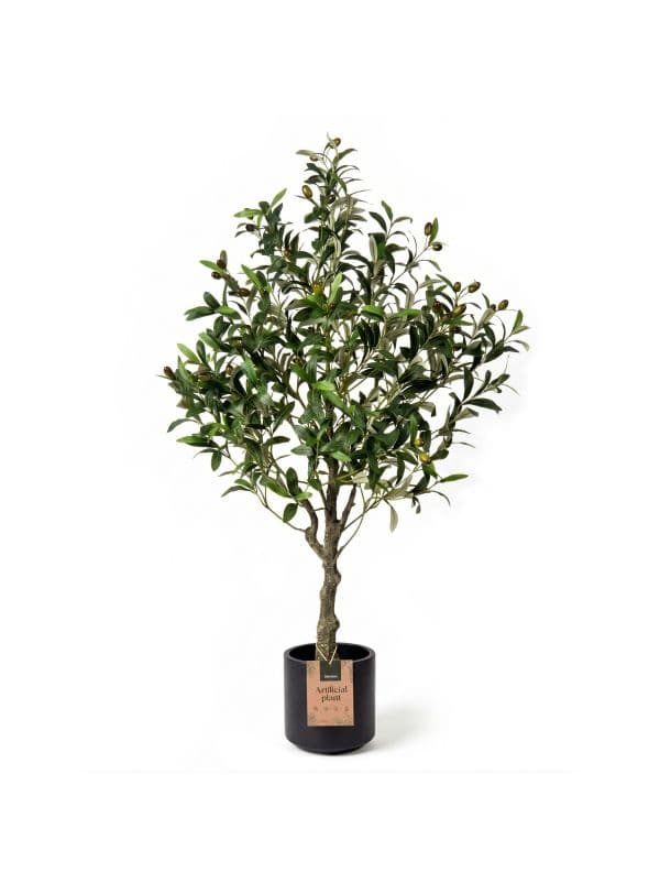 Sztuczne drzewko oliwne 120 cm FairyTrees z drobnymi, zielonymi liśćmi i oliwkami na jasnym tle.